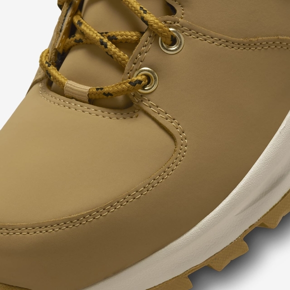 Women's Nike Manoa Leather Boots - Picture 7 of 15